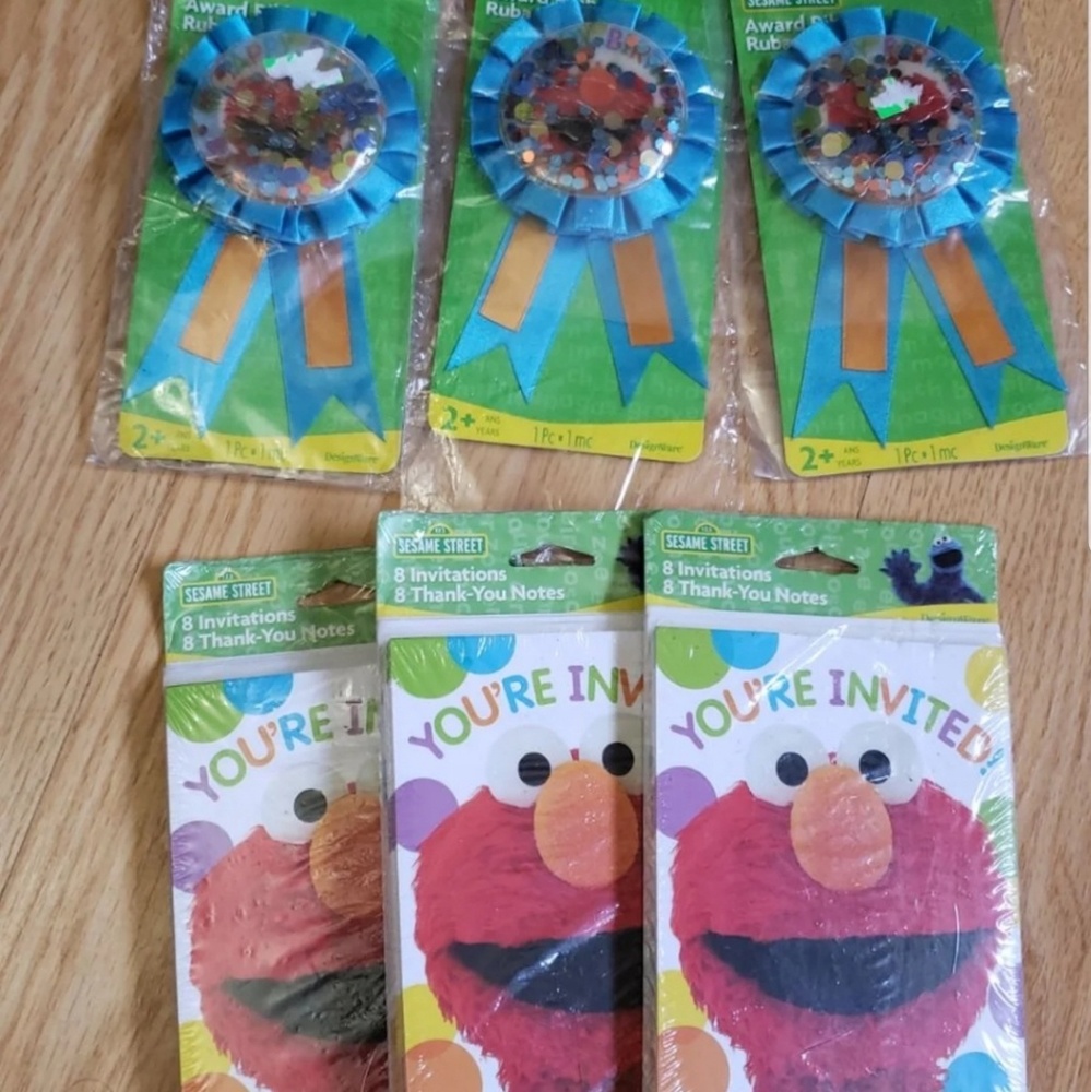 Elmo Party Invitations Three Award Badge